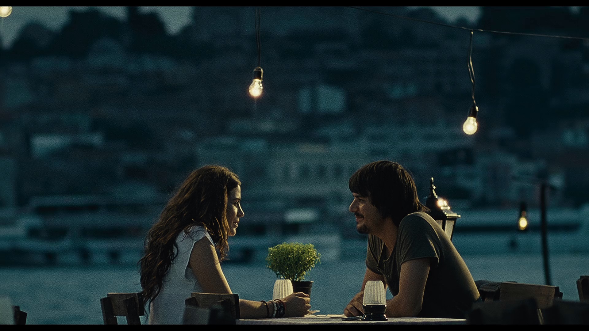 Кадр из Любовь любит случайности